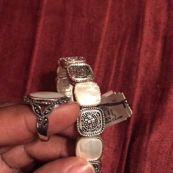 Mother of Pearl Ring & Bracelet Set - Picture 5 of 5